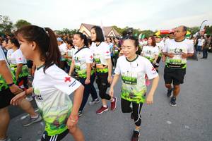 BIB: 
                            <button type="button" onclick="openModal(3530948)" class="btn btn-primary btn-sm float-right btn-popup" data-toggle="modal" data-target=".modal-high-quality">
                        <i class="fas fa-shopping-cart"></i> Add to Cart
                    </button>
                                            <button type="button" onclick="isThisMe(3530948, true)" class="btn btn-success btn-sm float-right btn-popup btn-isme hidden" data-toggle="tooltip" data-placement="bottom" title="นี่คือรูปของคุณใช่ไหม คลิกที่นี่เพื่อเอาเข้าอัลบั้ม">
                        <i class="fas fa-plus"></i> Add to album
                    </button>
                    <button type="button" onclick="isThisMe(3530948, false)" class="btn btn-warning btn-sm float-right btn-popup btn-isnotme hidden">
                        <i class="fas fa-ban"></i> Remove from album
                    </button>